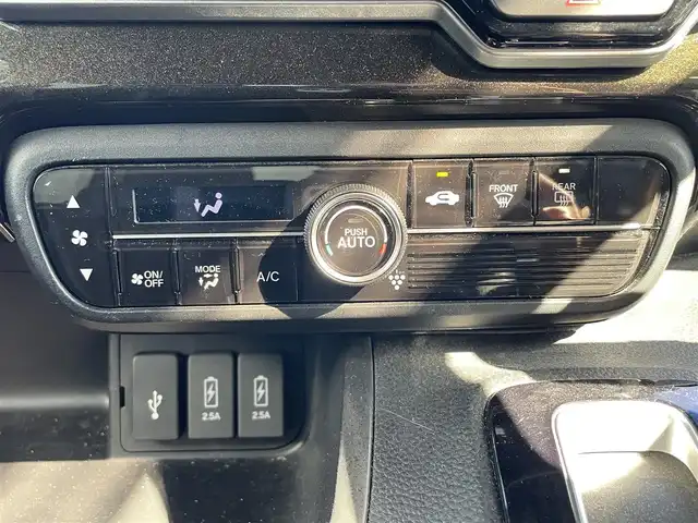 ホンダ Ｎ ＢＯＸ カスタム G L ターボ ホンダセンシング 静岡県 2018(平30)年 9.3万km プレミアムホワイトパールⅡ 純正ナビ/（AM/FM/CD/DVD/BT)/フルセグTV/バックカメラ/両側パワースライドドア/ホンダセンシング/レーダークルーズコントロール/ビルトインETC/衝突被害軽減ブレーキ/レーンアシスト/横滑り防止装置/スマートキー/プッシュスタート/LEDヘッドライト/リアコーナーセンサー/ドライブレコーダー/純正フロアマット/純正15インチアルミホイール/取扱説明書