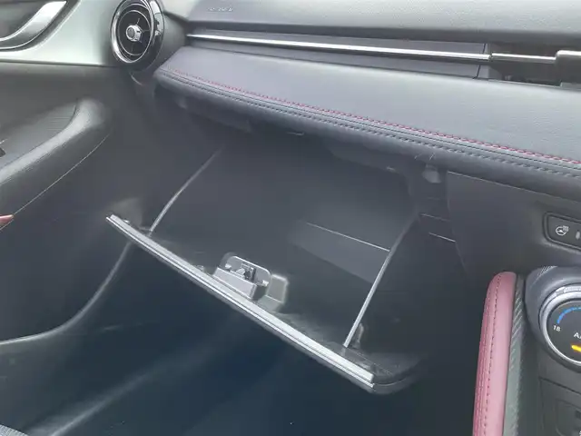 マツダ ＣＸ－３ XD Lパッケージ 佐賀県 2017(平29)年 5.9万km スノーフレイクホワイトパールマイカ 純正8インチSDナビゲーション/・フルセグTV/CD/DVD/USB/Bluetooth/バックカメラ/前後ドライブレコーダー/ETC/ヘッドアップディスプレイ/ハーフレザーシート/D席メモリー機能付パワーシート/DN席シートヒーター/ISOFIX対応/パドルシフト/革巻きステアリング/ステアリングヒーター/ステアリングリモコン/純正18インチアルミホイール/純正LEDヘッドライト/・オートマチックハイビーム/純正LEDフォグランプ/純正フロアマット/純正ドアバイザ―/新車保証書/取扱説明書/スペアキー１本/i-ACTIVSENSE/・アダプティブクルーズコントロール/・衝突軽減ブレーキ(SBS/SCBS)/・車線逸脱警報システム/・標識認識システム/・ブラインドスポットモニタリングシステム/・ドライバーアテンションアラート/・パーキングセンサーシステム