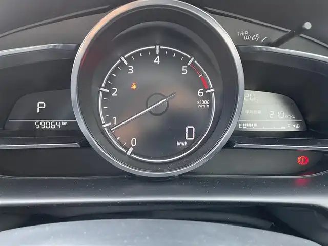 マツダ ＣＸ－３ XD Lパッケージ 佐賀県 2017(平29)年 5.9万km スノーフレイクホワイトパールマイカ 純正8インチSDナビゲーション/・フルセグTV/CD/DVD/USB/Bluetooth/バックカメラ/前後ドライブレコーダー/ETC/ヘッドアップディスプレイ/ハーフレザーシート/D席メモリー機能付パワーシート/DN席シートヒーター/ISOFIX対応/パドルシフト/革巻きステアリング/ステアリングヒーター/ステアリングリモコン/純正18インチアルミホイール/純正LEDヘッドライト/・オートマチックハイビーム/純正LEDフォグランプ/純正フロアマット/純正ドアバイザ―/新車保証書/取扱説明書/スペアキー１本/i-ACTIVSENSE/・アダプティブクルーズコントロール/・衝突軽減ブレーキ(SBS/SCBS)/・車線逸脱警報システム/・標識認識システム/・ブラインドスポットモニタリングシステム/・ドライバーアテンションアラート/・パーキングセンサーシステム