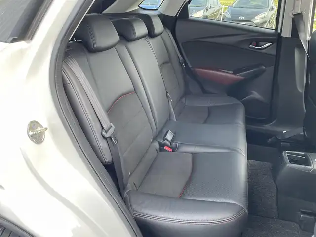 マツダ ＣＸ－３ XD Lパッケージ 佐賀県 2017(平29)年 5.9万km スノーフレイクホワイトパールマイカ 純正8インチSDナビゲーション/・フルセグTV/CD/DVD/USB/Bluetooth/バックカメラ/前後ドライブレコーダー/ETC/ヘッドアップディスプレイ/ハーフレザーシート/D席メモリー機能付パワーシート/DN席シートヒーター/ISOFIX対応/パドルシフト/革巻きステアリング/ステアリングヒーター/ステアリングリモコン/純正18インチアルミホイール/純正LEDヘッドライト/・オートマチックハイビーム/純正LEDフォグランプ/純正フロアマット/純正ドアバイザ―/新車保証書/取扱説明書/スペアキー１本/i-ACTIVSENSE/・アダプティブクルーズコントロール/・衝突軽減ブレーキ(SBS/SCBS)/・車線逸脱警報システム/・標識認識システム/・ブラインドスポットモニタリングシステム/・ドライバーアテンションアラート/・パーキングセンサーシステム