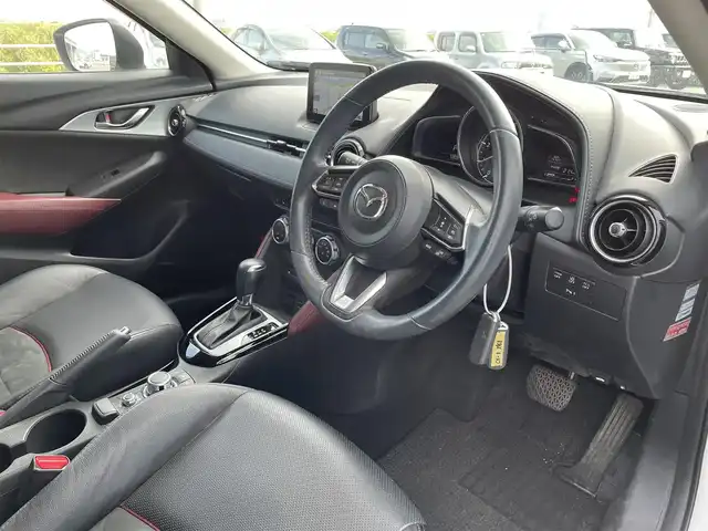 マツダ ＣＸ－３ XD Lパッケージ 佐賀県 2017(平29)年 5.9万km スノーフレイクホワイトパールマイカ 純正8インチSDナビゲーション/・フルセグTV/CD/DVD/USB/Bluetooth/バックカメラ/前後ドライブレコーダー/ETC/ヘッドアップディスプレイ/ハーフレザーシート/D席メモリー機能付パワーシート/DN席シートヒーター/ISOFIX対応/パドルシフト/革巻きステアリング/ステアリングヒーター/ステアリングリモコン/純正18インチアルミホイール/純正LEDヘッドライト/・オートマチックハイビーム/純正LEDフォグランプ/純正フロアマット/純正ドアバイザ―/新車保証書/取扱説明書/スペアキー１本/i-ACTIVSENSE/・アダプティブクルーズコントロール/・衝突軽減ブレーキ(SBS/SCBS)/・車線逸脱警報システム/・標識認識システム/・ブラインドスポットモニタリングシステム/・ドライバーアテンションアラート/・パーキングセンサーシステム