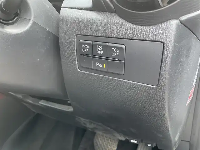 マツダ ＣＸ－３ XD Lパッケージ 佐賀県 2017(平29)年 5.9万km スノーフレイクホワイトパールマイカ 純正8インチSDナビゲーション/・フルセグTV/CD/DVD/USB/Bluetooth/バックカメラ/前後ドライブレコーダー/ETC/ヘッドアップディスプレイ/ハーフレザーシート/D席メモリー機能付パワーシート/DN席シートヒーター/ISOFIX対応/パドルシフト/革巻きステアリング/ステアリングヒーター/ステアリングリモコン/純正18インチアルミホイール/純正LEDヘッドライト/・オートマチックハイビーム/純正LEDフォグランプ/純正フロアマット/純正ドアバイザ―/新車保証書/取扱説明書/スペアキー１本/i-ACTIVSENSE/・アダプティブクルーズコントロール/・衝突軽減ブレーキ(SBS/SCBS)/・車線逸脱警報システム/・標識認識システム/・ブラインドスポットモニタリングシステム/・ドライバーアテンションアラート/・パーキングセンサーシステム