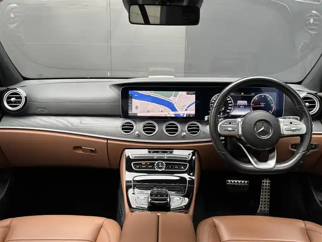 メルセデス・ベンツ Ｍ・ベンツ Ｅ２２０ｄ アバンギャルド AMGライン 和歌山県 2019(平31)年 5.3万km ダイヤモンドホワイト パノラマSR/エクスクルーシブパッケージ/エアバランスパッケージ/レーダーセーフティパッケージ/ブラウンレザー/ヘッドアップディスプレイ/オートテールゲート /Burmesterサウンド/純ナビ/３６０度カメラ/フルセグTV/アンビエントライト /キーレスゴー /パワーシート /シートヒーター/パドルシフト/LEDライト/ETC