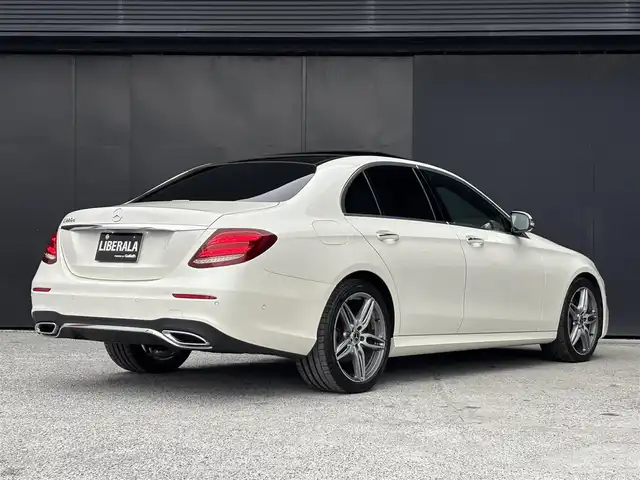 メルセデス・ベンツ Ｍ・ベンツ Ｅ２２０ｄ アバンギャルド AMGライン 和歌山県 2019(平31)年 5.3万km ダイヤモンドホワイト パノラマSR/エクスクルーシブパッケージ/エアバランスパッケージ/レーダーセーフティパッケージ/ブラウンレザー/ヘッドアップディスプレイ/オートテールゲート /Burmesterサウンド/純ナビ/３６０度カメラ/フルセグTV/アンビエントライト /キーレスゴー /パワーシート /シートヒーター/パドルシフト/LEDライト/ETC