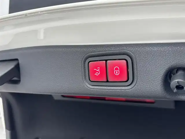 メルセデス・ベンツ Ｍ・ベンツ Ｅ２２０ｄ アバンギャルド AMGライン 和歌山県 2019(平31)年 5.3万km ダイヤモンドホワイト パノラマSR/エクスクルーシブパッケージ/エアバランスパッケージ/レーダーセーフティパッケージ/ブラウンレザー/ヘッドアップディスプレイ/オートテールゲート /Burmesterサウンド/純ナビ/３６０度カメラ/フルセグTV/アンビエントライト /キーレスゴー /パワーシート /シートヒーター/パドルシフト/LEDライト/ETC