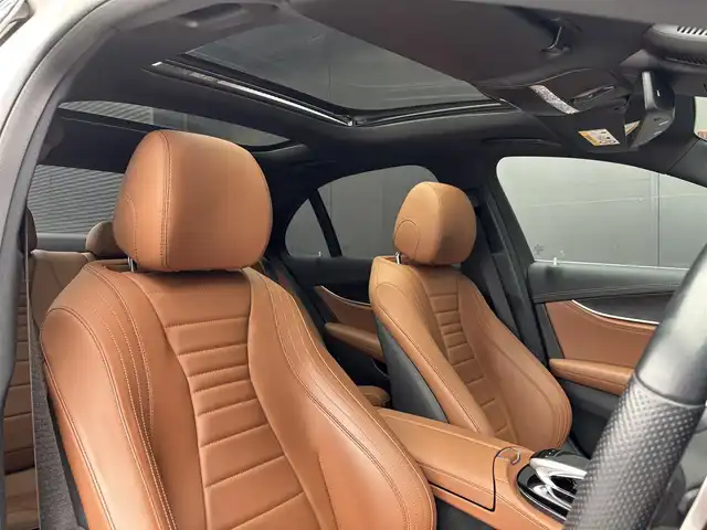 メルセデス・ベンツ Ｍ・ベンツ Ｅ２２０ｄ アバンギャルド AMGライン 和歌山県 2019(平31)年 5.3万km ダイヤモンドホワイト パノラマSR/エクスクルーシブパッケージ/エアバランスパッケージ/レーダーセーフティパッケージ/ブラウンレザー/ヘッドアップディスプレイ/オートテールゲート /Burmesterサウンド/純ナビ/３６０度カメラ/フルセグTV/アンビエントライト /キーレスゴー /パワーシート /シートヒーター/パドルシフト/LEDライト/ETC