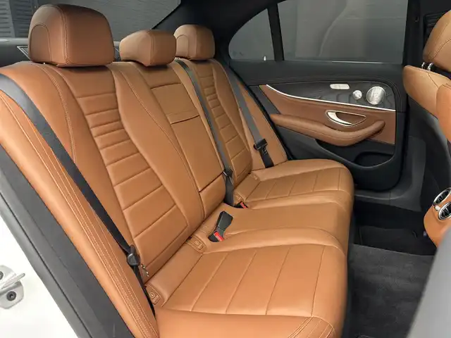 メルセデス・ベンツ Ｍ・ベンツ Ｅ２２０ｄ アバンギャルド AMGライン 和歌山県 2019(平31)年 5.3万km ダイヤモンドホワイト パノラマSR/エクスクルーシブパッケージ/エアバランスパッケージ/レーダーセーフティパッケージ/ブラウンレザー/ヘッドアップディスプレイ/オートテールゲート /Burmesterサウンド/純ナビ/３６０度カメラ/フルセグTV/アンビエントライト /キーレスゴー /パワーシート /シートヒーター/パドルシフト/LEDライト/ETC