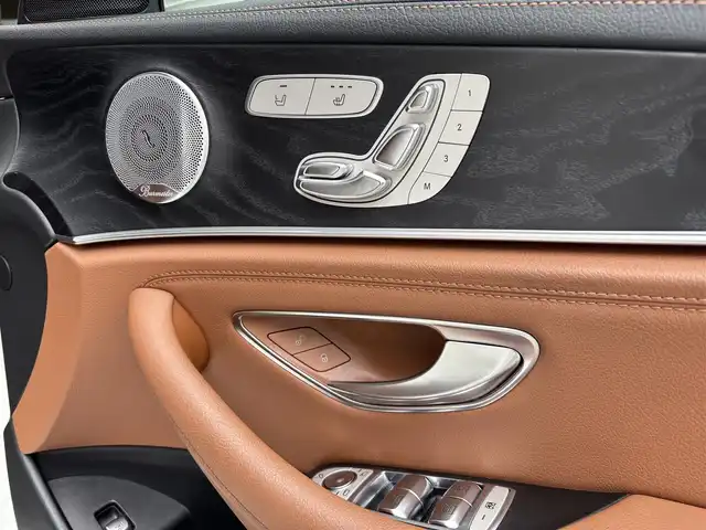 メルセデス・ベンツ Ｍ・ベンツ Ｅ２２０ｄ アバンギャルド AMGライン 和歌山県 2019(平31)年 5.3万km ダイヤモンドホワイト パノラマSR/エクスクルーシブパッケージ/エアバランスパッケージ/レーダーセーフティパッケージ/ブラウンレザー/ヘッドアップディスプレイ/オートテールゲート /Burmesterサウンド/純ナビ/３６０度カメラ/フルセグTV/アンビエントライト /キーレスゴー /パワーシート /シートヒーター/パドルシフト/LEDライト/ETC
