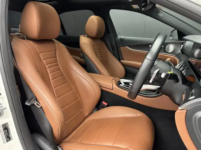 メルセデス・ベンツ Ｍ・ベンツ Ｅ２２０ｄ アバンギャルド AMGライン 和歌山県 2019(平31)年 5.3万km ダイヤモンドホワイト パノラマSR/エクスクルーシブパッケージ/エアバランスパッケージ/レーダーセーフティパッケージ/ブラウンレザー/ヘッドアップディスプレイ/オートテールゲート /Burmesterサウンド/純ナビ/３６０度カメラ/フルセグTV/アンビエントライト /キーレスゴー /パワーシート /シートヒーター/パドルシフト/LEDライト/ETC