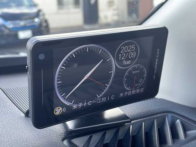 トヨタ ＲＡＶ４ ハイブリッド アドベンチャー 鳥取県 2024(令6)年 2.9万km グレーメタリック ワンオーナー/オールモード４WD/マッドグレー１９AW/スマートキーx2個/サンルーフ/レザーシート/メーカーナビゲーション/デジタルインナーミラー/ドライブレコーダー/プリクラッシュセーフティ/アダクティブクルーズ/レーンデパーチャー/ブラインドスポット/インテリソナー/全方位カメラ/オートハイビーム/GPSレーダー/フルセグ・Bluetooth/ミラーキャスト・USB/前席エアーシート/ハンドルヒーター/前席パワーシート（D席メモリ）/フル液晶ディスプレイ/AC100V電源/フィッシングロッドスタンド/アウトドアフロアマット/オートリトラクトミラー/カップホルダー/２０ETC/保証書・取説