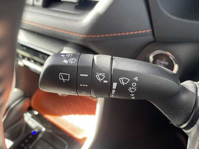 トヨタ ＲＡＶ４ ハイブリッド アドベンチャー 鳥取県 2024(令6)年 2.9万km グレーメタリック ワンオーナー/オールモード４WD/マッドグレー１９AW/スマートキーx2個/サンルーフ/レザーシート/メーカーナビゲーション/デジタルインナーミラー/ドライブレコーダー/プリクラッシュセーフティ/アダクティブクルーズ/レーンデパーチャー/ブラインドスポット/インテリソナー/全方位カメラ/オートハイビーム/GPSレーダー/フルセグ・Bluetooth/ミラーキャスト・USB/前席エアーシート/ハンドルヒーター/前席パワーシート（D席メモリ）/フル液晶ディスプレイ/AC100V電源/フィッシングロッドスタンド/アウトドアフロアマット/オートリトラクトミラー/カップホルダー/２０ETC/保証書・取説