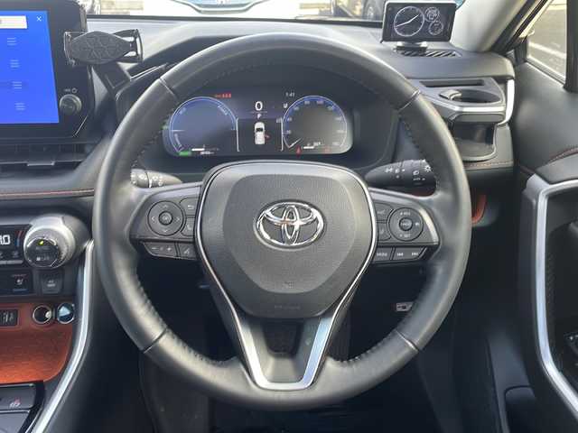 トヨタ ＲＡＶ４ ハイブリッド アドベンチャー 鳥取県 2024(令6)年 2.9万km グレーメタリック ワンオーナー/オールモード４WD/マッドグレー１９AW/スマートキーx2個/サンルーフ/レザーシート/メーカーナビゲーション/デジタルインナーミラー/ドライブレコーダー/プリクラッシュセーフティ/アダクティブクルーズ/レーンデパーチャー/ブラインドスポット/インテリソナー/全方位カメラ/オートハイビーム/GPSレーダー/フルセグ・Bluetooth/ミラーキャスト・USB/前席エアーシート/ハンドルヒーター/前席パワーシート（D席メモリ）/フル液晶ディスプレイ/AC100V電源/フィッシングロッドスタンド/アウトドアフロアマット/オートリトラクトミラー/カップホルダー/２０ETC/保証書・取説