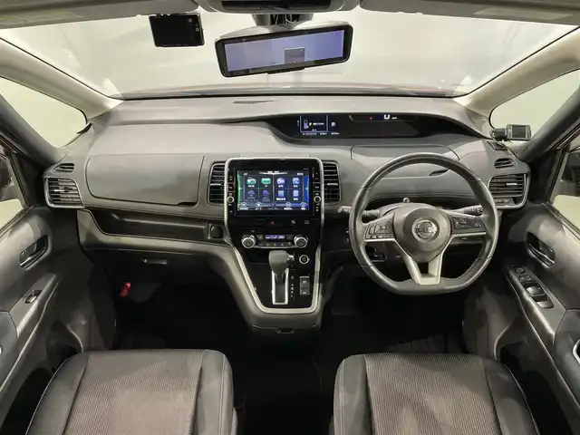 日産 セレナ ハイウェイスター 愛知県 2016(平28)年 7万km マルーンレッド 2トーン 純正９インチナビ/プロパイロット/アラウンドビューモニター/両側パワースライドドア/ハンズフリーオートスライドドア/インテリジェントパーキングアシスト/衝突軽減ブレーキ/車線逸脱警報/クリアランスソナー/電動パーキングブレーキ/ブレーキホールド/デジタルインナーミラー/前後ドライブレコーダー/ビルトインＥＴＣ/アクセサリーソケット/ＩＳＯＦＩＸ/純正フロアマット/純正16インチアルミホイール