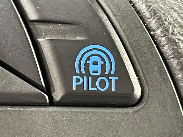 日産 セレナ ハイウェイスター 愛知県 2016(平28)年 7万km マルーンレッド 2トーン 純正９インチナビ/プロパイロット/アラウンドビューモニター/両側パワースライドドア/ハンズフリーオートスライドドア/インテリジェントパーキングアシスト/衝突軽減ブレーキ/車線逸脱警報/クリアランスソナー/電動パーキングブレーキ/ブレーキホールド/デジタルインナーミラー/前後ドライブレコーダー/ビルトインＥＴＣ/アクセサリーソケット/ＩＳＯＦＩＸ/純正フロアマット/純正16インチアルミホイール