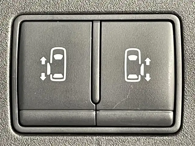 日産 セレナ ハイウェイスター 愛知県 2016(平28)年 7万km マルーンレッド 2トーン 純正９インチナビ/プロパイロット/アラウンドビューモニター/両側パワースライドドア/ハンズフリーオートスライドドア/インテリジェントパーキングアシスト/衝突軽減ブレーキ/車線逸脱警報/クリアランスソナー/電動パーキングブレーキ/ブレーキホールド/デジタルインナーミラー/前後ドライブレコーダー/ビルトインＥＴＣ/アクセサリーソケット/ＩＳＯＦＩＸ/純正フロアマット/純正16インチアルミホイール