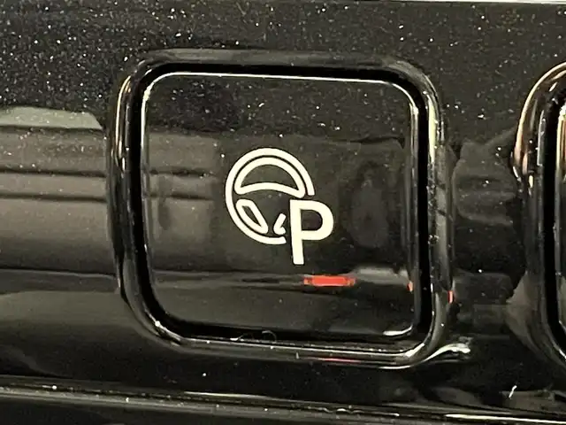 日産 セレナ ハイウェイスター 愛知県 2016(平28)年 7万km マルーンレッド 2トーン 純正９インチナビ/プロパイロット/アラウンドビューモニター/両側パワースライドドア/ハンズフリーオートスライドドア/インテリジェントパーキングアシスト/衝突軽減ブレーキ/車線逸脱警報/クリアランスソナー/電動パーキングブレーキ/ブレーキホールド/デジタルインナーミラー/前後ドライブレコーダー/ビルトインＥＴＣ/アクセサリーソケット/ＩＳＯＦＩＸ/純正フロアマット/純正16インチアルミホイール