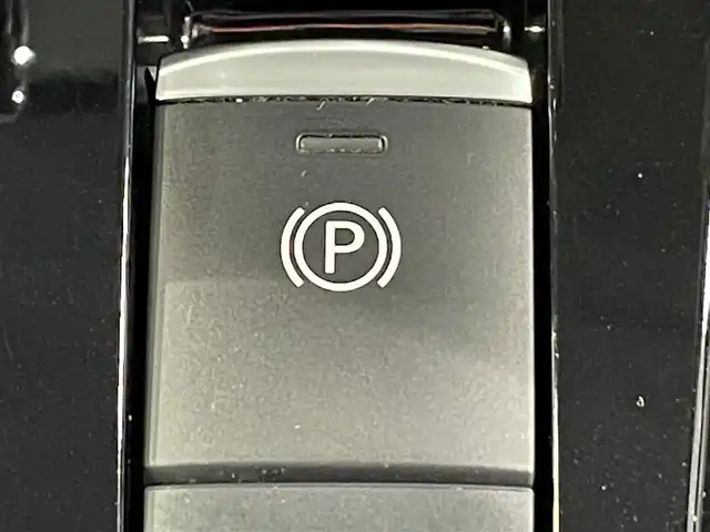 日産 セレナ ハイウェイスター 愛知県 2016(平28)年 7万km マルーンレッド 2トーン 純正９インチナビ/プロパイロット/アラウンドビューモニター/両側パワースライドドア/ハンズフリーオートスライドドア/インテリジェントパーキングアシスト/衝突軽減ブレーキ/車線逸脱警報/クリアランスソナー/電動パーキングブレーキ/ブレーキホールド/デジタルインナーミラー/前後ドライブレコーダー/ビルトインＥＴＣ/アクセサリーソケット/ＩＳＯＦＩＸ/純正フロアマット/純正16インチアルミホイール