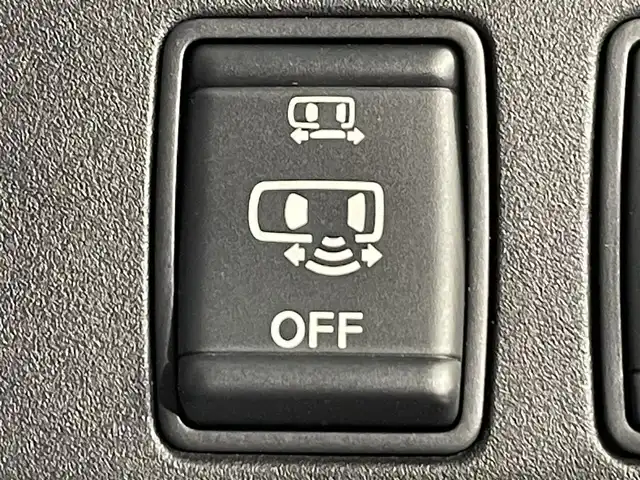 日産 セレナ ハイウェイスター 愛知県 2016(平28)年 7万km マルーンレッド 2トーン 純正９インチナビ/プロパイロット/アラウンドビューモニター/両側パワースライドドア/ハンズフリーオートスライドドア/インテリジェントパーキングアシスト/衝突軽減ブレーキ/車線逸脱警報/クリアランスソナー/電動パーキングブレーキ/ブレーキホールド/デジタルインナーミラー/前後ドライブレコーダー/ビルトインＥＴＣ/アクセサリーソケット/ＩＳＯＦＩＸ/純正フロアマット/純正16インチアルミホイール