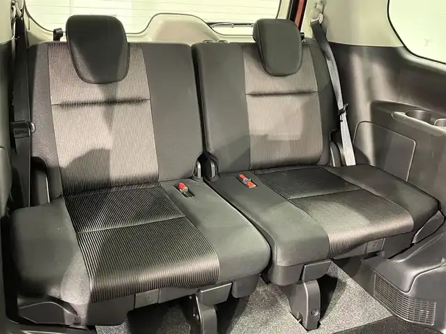 日産 セレナ ハイウェイスター 愛知県 2016(平28)年 7万km マルーンレッド 2トーン 純正９インチナビ/プロパイロット/アラウンドビューモニター/両側パワースライドドア/ハンズフリーオートスライドドア/インテリジェントパーキングアシスト/衝突軽減ブレーキ/車線逸脱警報/クリアランスソナー/電動パーキングブレーキ/ブレーキホールド/デジタルインナーミラー/前後ドライブレコーダー/ビルトインＥＴＣ/アクセサリーソケット/ＩＳＯＦＩＸ/純正フロアマット/純正16インチアルミホイール