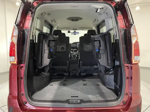 日産 セレナ ハイウェイスター 愛知県 2016(平28)年 7万km マルーンレッド 2トーン 純正９インチナビ/プロパイロット/アラウンドビューモニター/両側パワースライドドア/ハンズフリーオートスライドドア/インテリジェントパーキングアシスト/衝突軽減ブレーキ/車線逸脱警報/クリアランスソナー/電動パーキングブレーキ/ブレーキホールド/デジタルインナーミラー/前後ドライブレコーダー/ビルトインＥＴＣ/アクセサリーソケット/ＩＳＯＦＩＸ/純正フロアマット/純正16インチアルミホイール