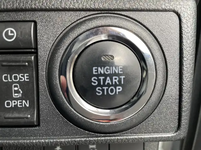 ダイハツ ムーヴ キャンバス ストライプス G 岡山県 2023(令5)年 6.2万km シャイニングホワイトパール/レイクブルーメタリック 登録時走行距離61826km/両側パワースライドドア/レーダークルーズコントロール/衝突回避支援ブレーキ機能/横滑り防止装置/コーナーセンサー/アイドリングストップ/電動パーキングブレーキ/オートブレーキホールド機能/オートライト/オートマチックハイビーム/D/N席シートヒーター/プッシュスタート/スマートキー×2/純正フロアマット/シートカバー