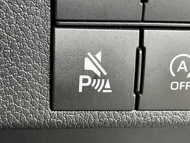 ダイハツ ムーヴ キャンバス ストライプス G 岡山県 2023(令5)年 6.2万km シャイニングホワイトパール/レイクブルーメタリック 登録時走行距離61826km/両側パワースライドドア/レーダークルーズコントロール/衝突回避支援ブレーキ機能/横滑り防止装置/コーナーセンサー/アイドリングストップ/電動パーキングブレーキ/オートブレーキホールド機能/オートライト/オートマチックハイビーム/D/N席シートヒーター/プッシュスタート/スマートキー×2/純正フロアマット/シートカバー