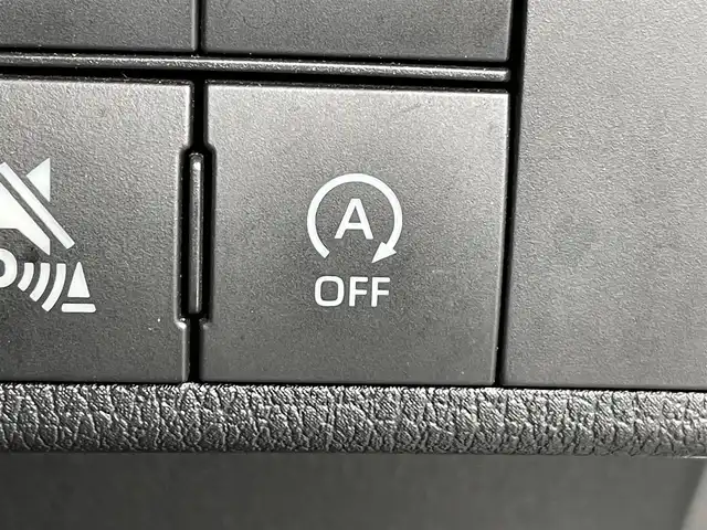 ダイハツ ムーヴ キャンバス ストライプス G 岡山県 2023(令5)年 6.2万km シャイニングホワイトパール/レイクブルーメタリック 登録時走行距離61826km/両側パワースライドドア/レーダークルーズコントロール/衝突回避支援ブレーキ機能/横滑り防止装置/コーナーセンサー/アイドリングストップ/電動パーキングブレーキ/オートブレーキホールド機能/オートライト/オートマチックハイビーム/D/N席シートヒーター/プッシュスタート/スマートキー×2/純正フロアマット/シートカバー