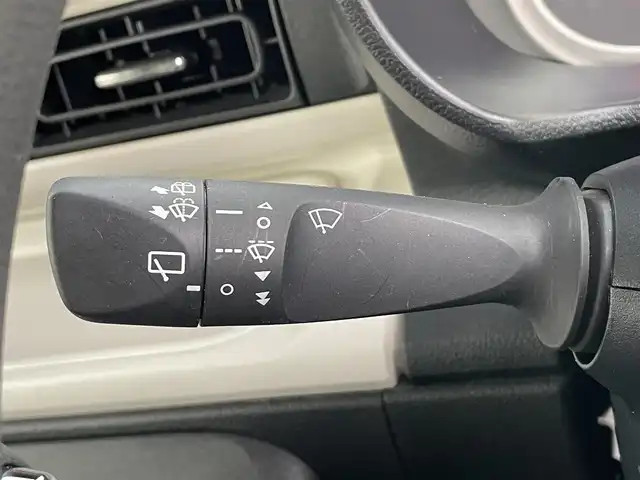 ダイハツ ムーヴ キャンバス ストライプス G 岡山県 2023(令5)年 6.2万km シャイニングホワイトパール/レイクブルーメタリック 登録時走行距離61826km/両側パワースライドドア/レーダークルーズコントロール/衝突回避支援ブレーキ機能/横滑り防止装置/コーナーセンサー/アイドリングストップ/電動パーキングブレーキ/オートブレーキホールド機能/オートライト/オートマチックハイビーム/D/N席シートヒーター/プッシュスタート/スマートキー×2/純正フロアマット/シートカバー