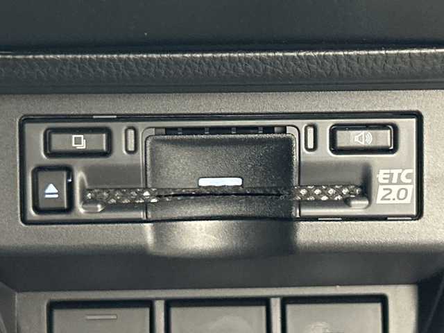 トヨタ プリウス Z 三重県 2023(令5)年 1万km プラチナホワイトパールマイカ /禁煙車//純正ナビ//AppleCarPray/AndroidAuto/Bluetooth/フルセグ/USB/AM/FM//レーザーシート//前席シートヒーター//前席ベンチレーション//メモリ機能付パワーシート//パノラミックビューモニター//デジタルインナーミラー//レーダークルーズコントロール//ステアリングヒーター//ブラインドスポットモニター//パワーバックドア//ワイヤレスチャージャー//ビルトイン2.0//オートハイビーム//純正19インチアルミホイール