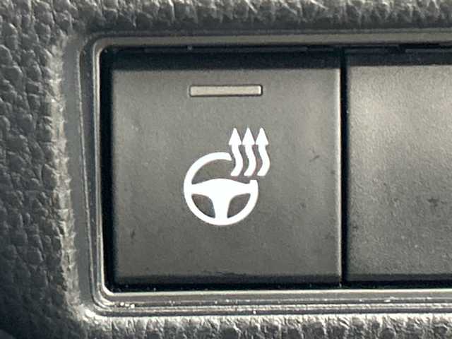 トヨタ プリウス Z 三重県 2023(令5)年 1万km プラチナホワイトパールマイカ /禁煙車//純正ナビ//AppleCarPray/AndroidAuto/Bluetooth/フルセグ/USB/AM/FM//レーザーシート//前席シートヒーター//前席ベンチレーション//メモリ機能付パワーシート//パノラミックビューモニター//デジタルインナーミラー//レーダークルーズコントロール//ステアリングヒーター//ブラインドスポットモニター//パワーバックドア//ワイヤレスチャージャー//ビルトイン2.0//オートハイビーム//純正19インチアルミホイール