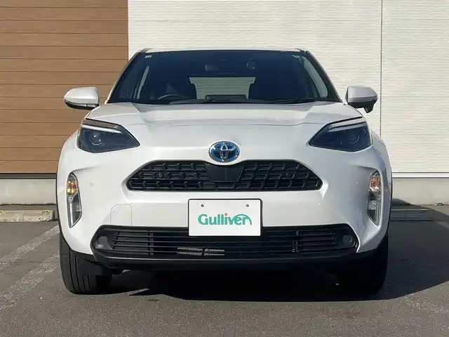 トヨタ ヤリスクロス ハイブリッド G 秋田県 2022(令4)年 3.8万km プラチナホワイトパールマイカ ４WD/衝突軽減システム/純正メモリナビ（BT/AM/FM/USB）/バックカメラ/トヨタ純正１６インチアルミ（夏タイヤ装着）/スマートキー/アイドリングストップ/プッシュスタート/クルーズコントロール追従走行有/レーンキープアシスト/コーナーセンサー/オートマチックハイビーム/ダウンヒルアシストコントロール/ステアリングスイッチ/ETC/ドライブレコーダー/センターデフロック/電動パーキングブレーキ/オートブレーキホールド機能/社外フロアマット/オートライト/オートエアコン/パワーステアリング/パワーウィンドウ/ヘッドライトレベライザー/横滑り防止/盗難防止装置/寒冷地仕様/電動格納ウィンカーミラー/スペアキー×１