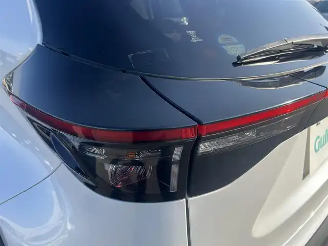 トヨタ ヤリスクロス ハイブリッド G 秋田県 2022(令4)年 3.8万km プラチナホワイトパールマイカ ４WD/衝突軽減システム/純正メモリナビ（BT/AM/FM/USB）/バックカメラ/トヨタ純正１６インチアルミ（夏タイヤ装着）/スマートキー/アイドリングストップ/プッシュスタート/クルーズコントロール追従走行有/レーンキープアシスト/コーナーセンサー/オートマチックハイビーム/ダウンヒルアシストコントロール/ステアリングスイッチ/ETC/ドライブレコーダー/センターデフロック/電動パーキングブレーキ/オートブレーキホールド機能/社外フロアマット/オートライト/オートエアコン/パワーステアリング/パワーウィンドウ/ヘッドライトレベライザー/横滑り防止/盗難防止装置/寒冷地仕様/電動格納ウィンカーミラー/スペアキー×１