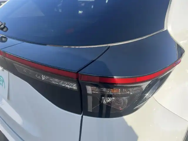 トヨタ ヤリスクロス ハイブリッド G 秋田県 2022(令4)年 3.8万km プラチナホワイトパールマイカ ４WD/衝突軽減システム/純正メモリナビ（BT/AM/FM/USB）/バックカメラ/トヨタ純正１６インチアルミ（夏タイヤ装着）/スマートキー/アイドリングストップ/プッシュスタート/クルーズコントロール追従走行有/レーンキープアシスト/コーナーセンサー/オートマチックハイビーム/ダウンヒルアシストコントロール/ステアリングスイッチ/ETC/ドライブレコーダー/センターデフロック/電動パーキングブレーキ/オートブレーキホールド機能/社外フロアマット/オートライト/オートエアコン/パワーステアリング/パワーウィンドウ/ヘッドライトレベライザー/横滑り防止/盗難防止装置/寒冷地仕様/電動格納ウィンカーミラー/スペアキー×１