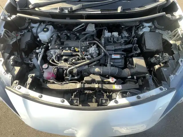 トヨタ ヤリスクロス ハイブリッド G 秋田県 2022(令4)年 3.8万km プラチナホワイトパールマイカ ４WD/衝突軽減システム/純正メモリナビ（BT/AM/FM/USB）/バックカメラ/トヨタ純正１６インチアルミ（夏タイヤ装着）/スマートキー/アイドリングストップ/プッシュスタート/クルーズコントロール追従走行有/レーンキープアシスト/コーナーセンサー/オートマチックハイビーム/ダウンヒルアシストコントロール/ステアリングスイッチ/ETC/ドライブレコーダー/センターデフロック/電動パーキングブレーキ/オートブレーキホールド機能/社外フロアマット/オートライト/オートエアコン/パワーステアリング/パワーウィンドウ/ヘッドライトレベライザー/横滑り防止/盗難防止装置/寒冷地仕様/電動格納ウィンカーミラー/スペアキー×１