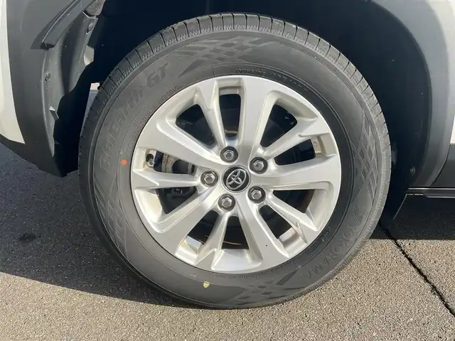 トヨタ ヤリスクロス ハイブリッド G 秋田県 2022(令4)年 3.8万km プラチナホワイトパールマイカ ４WD/衝突軽減システム/純正メモリナビ（BT/AM/FM/USB）/バックカメラ/トヨタ純正１６インチアルミ（夏タイヤ装着）/スマートキー/アイドリングストップ/プッシュスタート/クルーズコントロール追従走行有/レーンキープアシスト/コーナーセンサー/オートマチックハイビーム/ダウンヒルアシストコントロール/ステアリングスイッチ/ETC/ドライブレコーダー/センターデフロック/電動パーキングブレーキ/オートブレーキホールド機能/社外フロアマット/オートライト/オートエアコン/パワーステアリング/パワーウィンドウ/ヘッドライトレベライザー/横滑り防止/盗難防止装置/寒冷地仕様/電動格納ウィンカーミラー/スペアキー×１