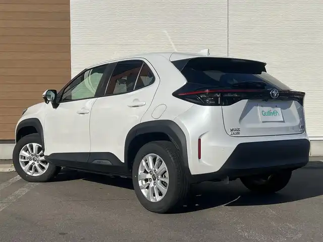 トヨタ ヤリスクロス ハイブリッド G 秋田県 2022(令4)年 3.8万km プラチナホワイトパールマイカ ４WD/衝突軽減システム/純正メモリナビ（BT/AM/FM/USB）/バックカメラ/トヨタ純正１６インチアルミ（夏タイヤ装着）/スマートキー/アイドリングストップ/プッシュスタート/クルーズコントロール追従走行有/レーンキープアシスト/コーナーセンサー/オートマチックハイビーム/ダウンヒルアシストコントロール/ステアリングスイッチ/ETC/ドライブレコーダー/センターデフロック/電動パーキングブレーキ/オートブレーキホールド機能/社外フロアマット/オートライト/オートエアコン/パワーステアリング/パワーウィンドウ/ヘッドライトレベライザー/横滑り防止/盗難防止装置/寒冷地仕様/電動格納ウィンカーミラー/スペアキー×１
