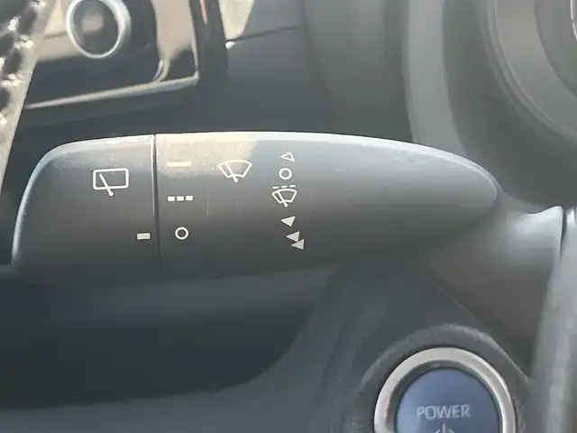 トヨタ ヤリスクロス ハイブリッド G 秋田県 2022(令4)年 3.8万km プラチナホワイトパールマイカ ４WD/衝突軽減システム/純正メモリナビ（BT/AM/FM/USB）/バックカメラ/トヨタ純正１６インチアルミ（夏タイヤ装着）/スマートキー/アイドリングストップ/プッシュスタート/クルーズコントロール追従走行有/レーンキープアシスト/コーナーセンサー/オートマチックハイビーム/ダウンヒルアシストコントロール/ステアリングスイッチ/ETC/ドライブレコーダー/センターデフロック/電動パーキングブレーキ/オートブレーキホールド機能/社外フロアマット/オートライト/オートエアコン/パワーステアリング/パワーウィンドウ/ヘッドライトレベライザー/横滑り防止/盗難防止装置/寒冷地仕様/電動格納ウィンカーミラー/スペアキー×１