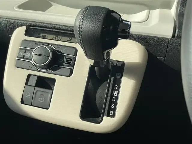 ダイハツ ムーヴ キャンバス ストライプス G 福岡県 2023(令5)年 1万km シャイニングホワイトパール/レーザーブルークリスタルシャイン 社外ナビ(フルセグTV/CD/DVD/BT)/全方位モニター/両側パワスラ/LEDヘッドライト/コーナーセンサー/シートヒーター/レーンキープアシスト/衝突軽減/スマートキー/プッシュスタート/スペアキー1本/取扱説明書/保証書