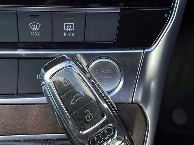 アウディ Ａ６ 55TFSIクワトロ デビューPKG 山口県 2019(平31)年 5.2万km グレイシアホワイトメタリック MMIナビゲーション/・BT/フルセグTV/USB/SD/360°ドライブレコーダー(ZDR 037)/SUPER CATレーダー/ＥＴＣ/バーチャルコクピット/OP アシスタンスパッケージ/・カーブストーンアシスト/・サラウンドビューカメラ/・リヤサイドエアバック/アダプティブウインドワイパー)/OP ドライビングパッケージ/・ダイナミックオールホイールステアリング/・ダンピングコントロールサスペンション/黒革シート/・前席シートヒーター/・前席パワーシート/アウディプレセンス/アダプティブドライブアシスト(クルコン)/アウディアクティブレーンアシスト/アウディサイドアシスト/アウディパーキングシステム/フロントクロストラフィックアシスト/オートマチックハイビーム/アウディドライブセレクト/スマートキー/パドルシフト/LEDヘッドライト/純正20インチAW
