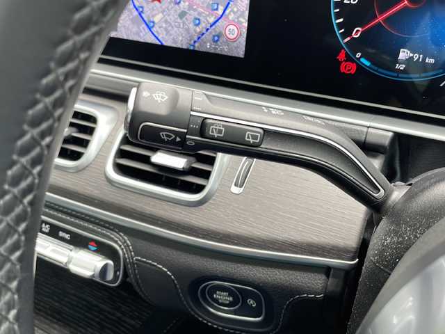 メルセデス・ベンツ ＧＬＥ４００ｄ 4MATIC スポーツ 大阪府 2022(令4)年 1.6万km オブシディアンブラック ワンオーナー/純正メモリナビ/・AM/FM/Bluetooth/・フルセグテレビ/サンルーフ/全周囲カメラ/ETC2.0/ドライブレコーダー/クルーズコントロール/レーンキープアシスト/ブラインドスポットモニター/アイドリングストップ/横滑り防止装置/パドルシフト/電動パーキングブレーキ/コーナーセンサー/パワーシート（D席＋N席）/エアシート（D席+N席）/シートヒーター（D席+N席）/LEDヘッドライト/オートライト/ダブルオートエアコン/プッシュスタートボタン/スマートキー×2/ステアリングリモコン/革巻きステアリング/純正20インチアルミホイール/USBジャック/純正フロアマット/保証書/取扱説明書
