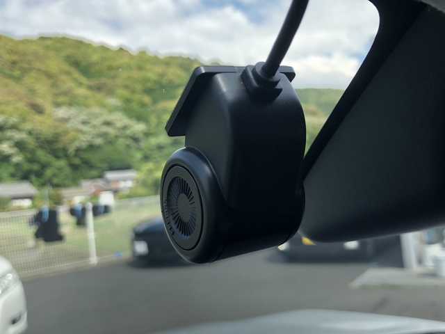 ダイハツ ロッキー プレミアム 愛媛県 2019(令1)年 5.7万km ブラックマイカメタリック/シャイニングホワイトパール 純正9インチナビ(NSZN-Y70D)/・CD/DVD/フルセグTV/・Bluetooth/MSV/USB/全方位モニター/ナビ連動ドライブレコーダー/ハーフレザーシート/・D/N席シートヒーター/置くだけ充電/ブラインドスポットモニター/レーンキープアシスト/レーダークルーズコントロール/衝突軽減ブレーキ/LEDオートライト/アイドリングストップ/プッシュスタート/・スマートキー/AA出品票記載あり、現物未着/・取扱説明書/・保証書/・ナビSD(動作未確認)