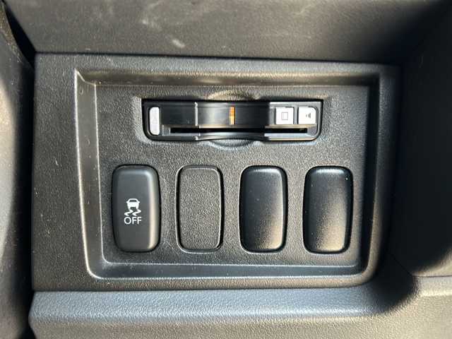 三菱 デリカＤ：５ G－Power package 秋田県 2010(平22)年 12.1万km ディープブラックマイカ ・４WD/・社外ナビ/・フルセグ/・スマートキー/・両側パワースライドドア/・３列シート/・ETC/・MTモード付AT/・クルーズコントロール