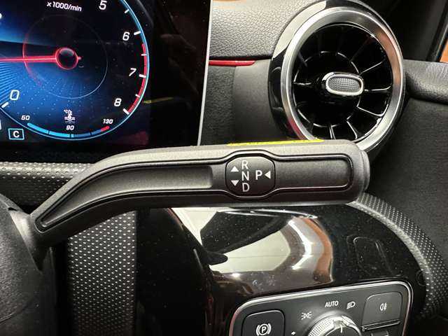 メルセデス・ベンツ Ａ１８０ セダン スタイル AMGライン 千葉県 2020(令2)年 0.4万km デジタルホワイト レーダーセーフティＰＫＧ　/サンルーフ　/純正ナビ　/バックカメラ　/ハーフレザーシート　/パワーシート　/シートヒーター　/ＬＥＤヘッドライト