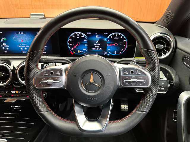 メルセデス・ベンツ Ａ１８０ セダン スタイル AMGライン 千葉県 2020(令2)年 0.4万km デジタルホワイト レーダーセーフティＰＫＧ　/サンルーフ　/純正ナビ　/バックカメラ　/ハーフレザーシート　/パワーシート　/シートヒーター　/ＬＥＤヘッドライト
