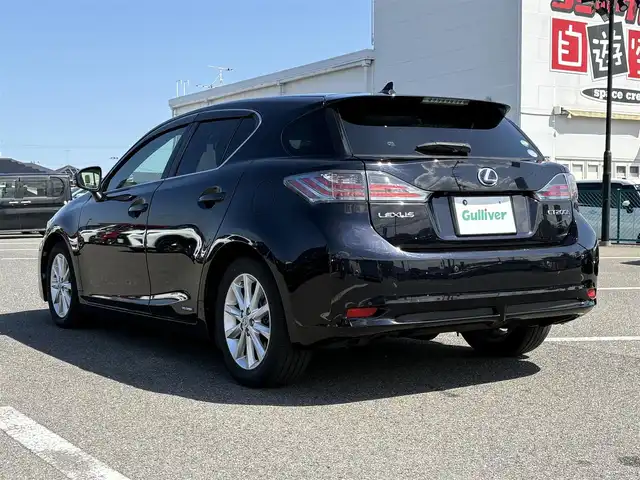 レクサス ＣＴ 200h バージョンL 大分県 2013(平25)年 8万km ブラックオパールマイカ ・ナビ(CD/DVD/USB/AUX/BT)/・フルセグテレビ/・バックカメラ/・プリクラッシュセーフティ/・コーナーセンサー/・レーダークルーズコントロール/・ETC/・ドライブレコーダー/・パワーシート/・シートメモリー/・シートヒーター/・パドルシフト/・スマートキー/・プッシュスタートボタン