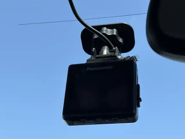レクサス ＣＴ 200h バージョンL 大分県 2013(平25)年 8万km ブラックオパールマイカ ・ナビ(CD/DVD/USB/AUX/BT)/・フルセグテレビ/・バックカメラ/・プリクラッシュセーフティ/・コーナーセンサー/・レーダークルーズコントロール/・ETC/・ドライブレコーダー/・パワーシート/・シートメモリー/・シートヒーター/・パドルシフト/・スマートキー/・プッシュスタートボタン