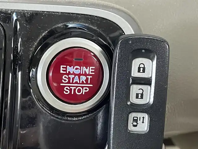 ホンダ Ｎ ＢＯＸ G Lパッケージ 群馬県 2012(平24)年 8.3万km クールミストメタリック 純正７インチナビ　バックカメラ　片側パワースライドドア　ヘッドライトレベライザー　ベンチシート　横滑り防止装置　オートエアコン　スマートキー　プッシュスタート　電動格納ミラー　ＡＢＳ　禁煙車