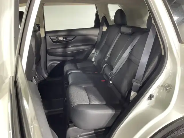 日産 エクストレイル 20Xi 神奈川県 2019(令1)年 5.9万km ブリリアントホワイトパール 純正9インチSDナビ/CD&DVD&BT&SD&AUX&フルセグTV/アラウンドビューモニター/衝突軽減ブレーキ/電動パーキングブレーキ/ブレーキオートホールド/インテリジェントルームミラー/ETC/ドライブレコーダー/カプロンシート/パワーバックドア/ルーフレール/アイドリングストップ/ドアバイザー/純正18インチAW/LEDヘッドライト/フォグライト