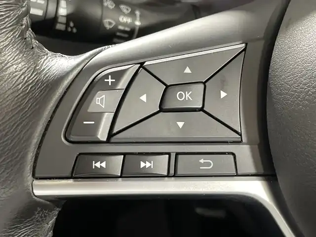 日産 エクストレイル 20Xi 神奈川県 2019(令1)年 5.9万km ブリリアントホワイトパール 純正9インチSDナビ/CD&DVD&BT&SD&AUX&フルセグTV/アラウンドビューモニター/衝突軽減ブレーキ/電動パーキングブレーキ/ブレーキオートホールド/インテリジェントルームミラー/ETC/ドライブレコーダー/カプロンシート/パワーバックドア/ルーフレール/アイドリングストップ/ドアバイザー/純正18インチAW/LEDヘッドライト/フォグライト