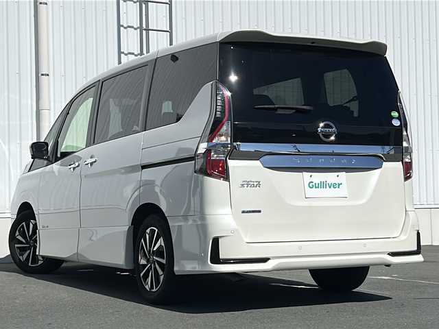 日産 セレナ ハイウェイスター V 三重県 2020(令2)年 4.7万km ブリリアントホワイトパール 社外ナビ /全周囲カメラ/BSM /デジタルインナーミラー /ETC /プロパイロット /両側パワースライドドア/前後コーナーセンサー /USB給電ポート /レーダークルーズコントロール /衝突軽減ブレーキ/革巻きステアリング /ステアリングスイッチ/リアサンシェード/LEDヘッドライト /オートライト/電動格納ミラー/禁煙車